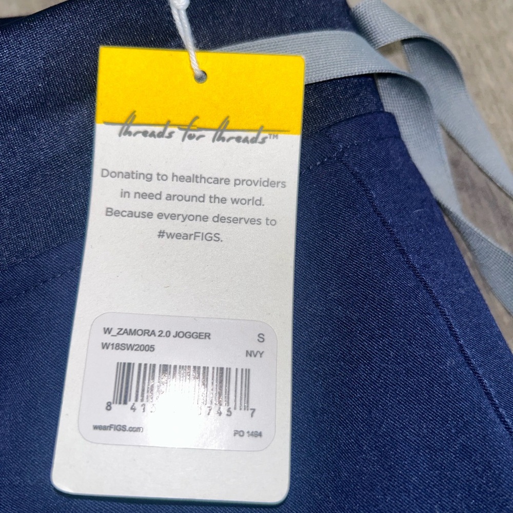 Nwt figs navy zamora Jogger scrub pants size small